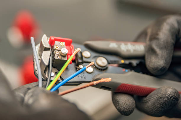 Best Commercial Electrician Services  in Florissant, MO